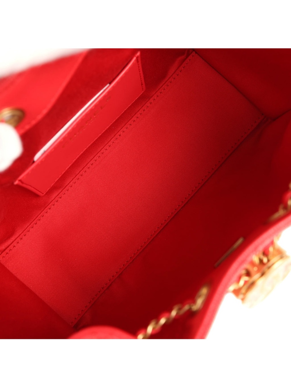Chanel 25 Hobo Mini in Bright Red Caviar Leather with Aged Gold Hardware - Picture 7 of 8